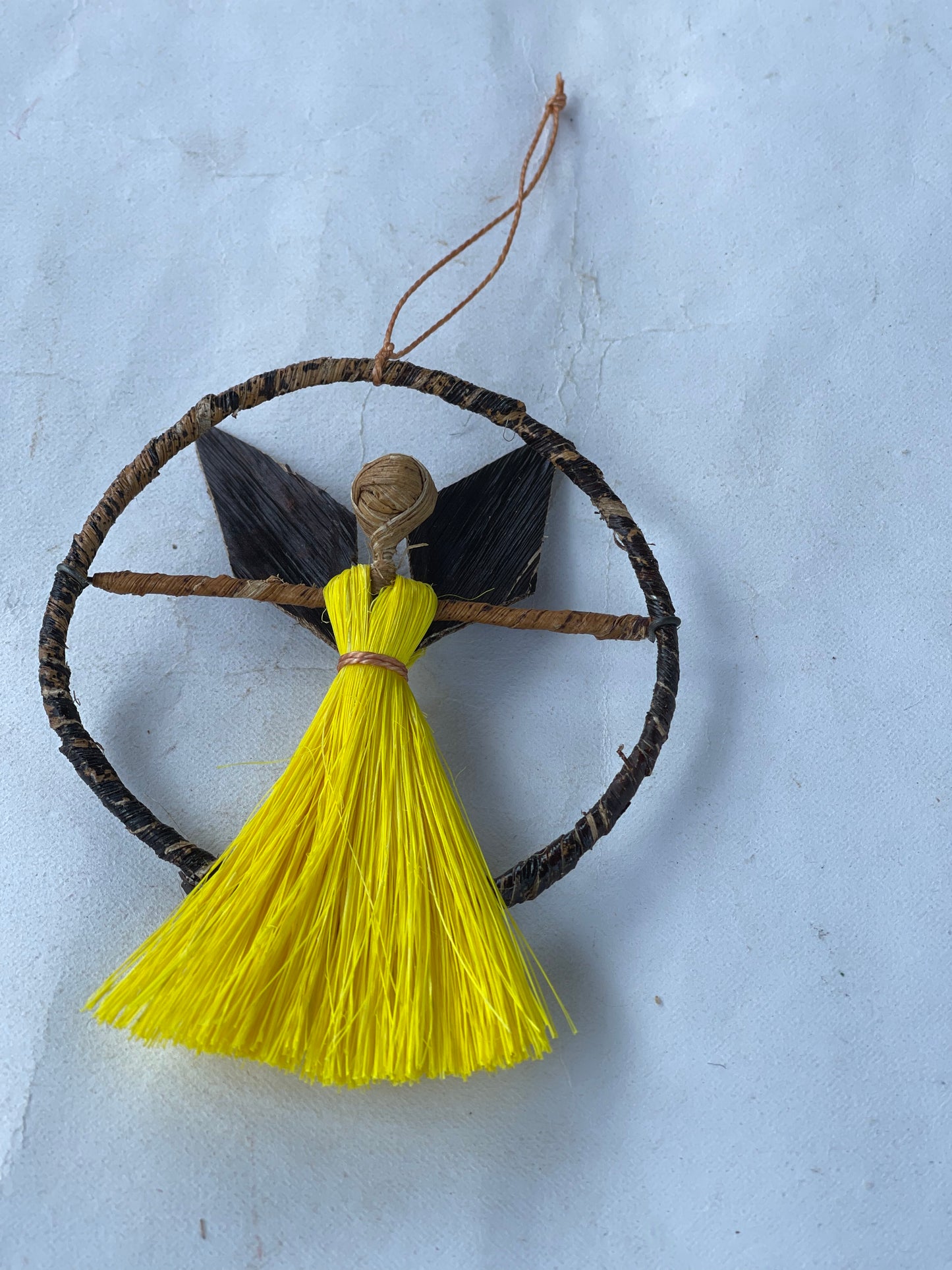 Angels enclosed in a ring