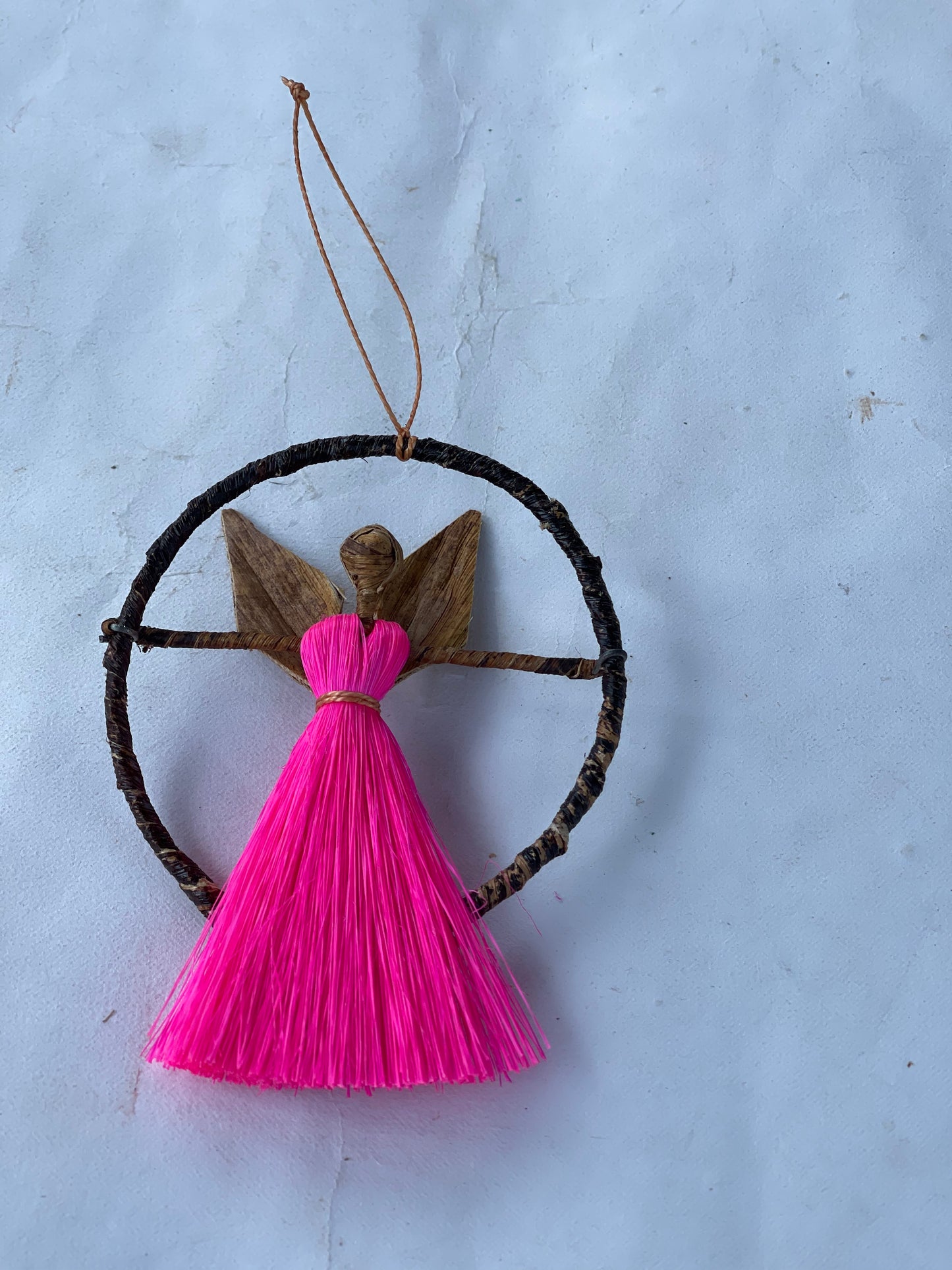 Angels enclosed in a ring